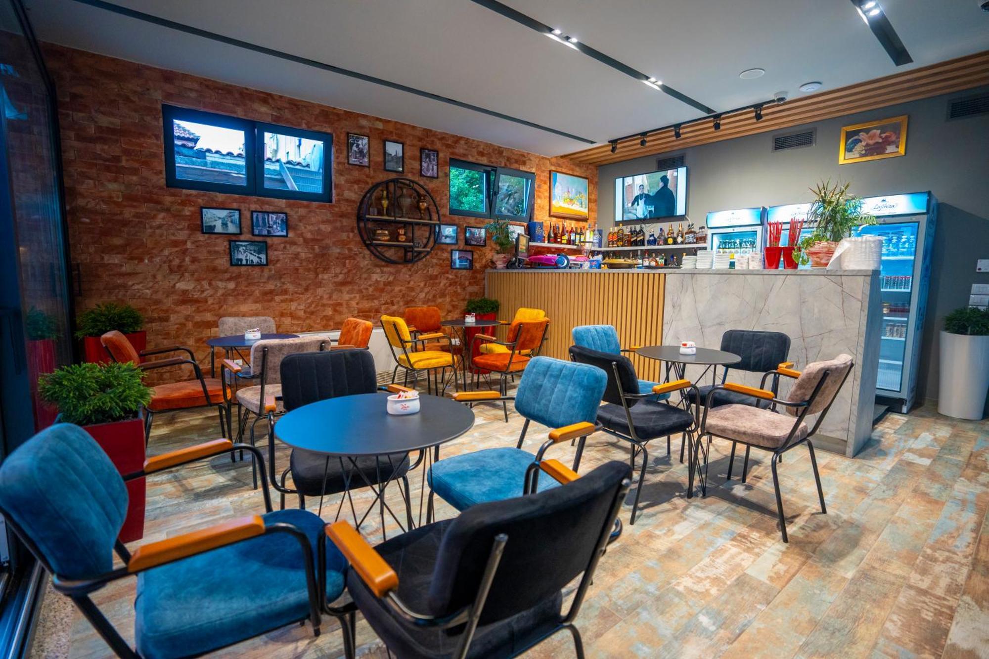 F&M Hotel 2 Tirana Zewnętrze zdjęcie