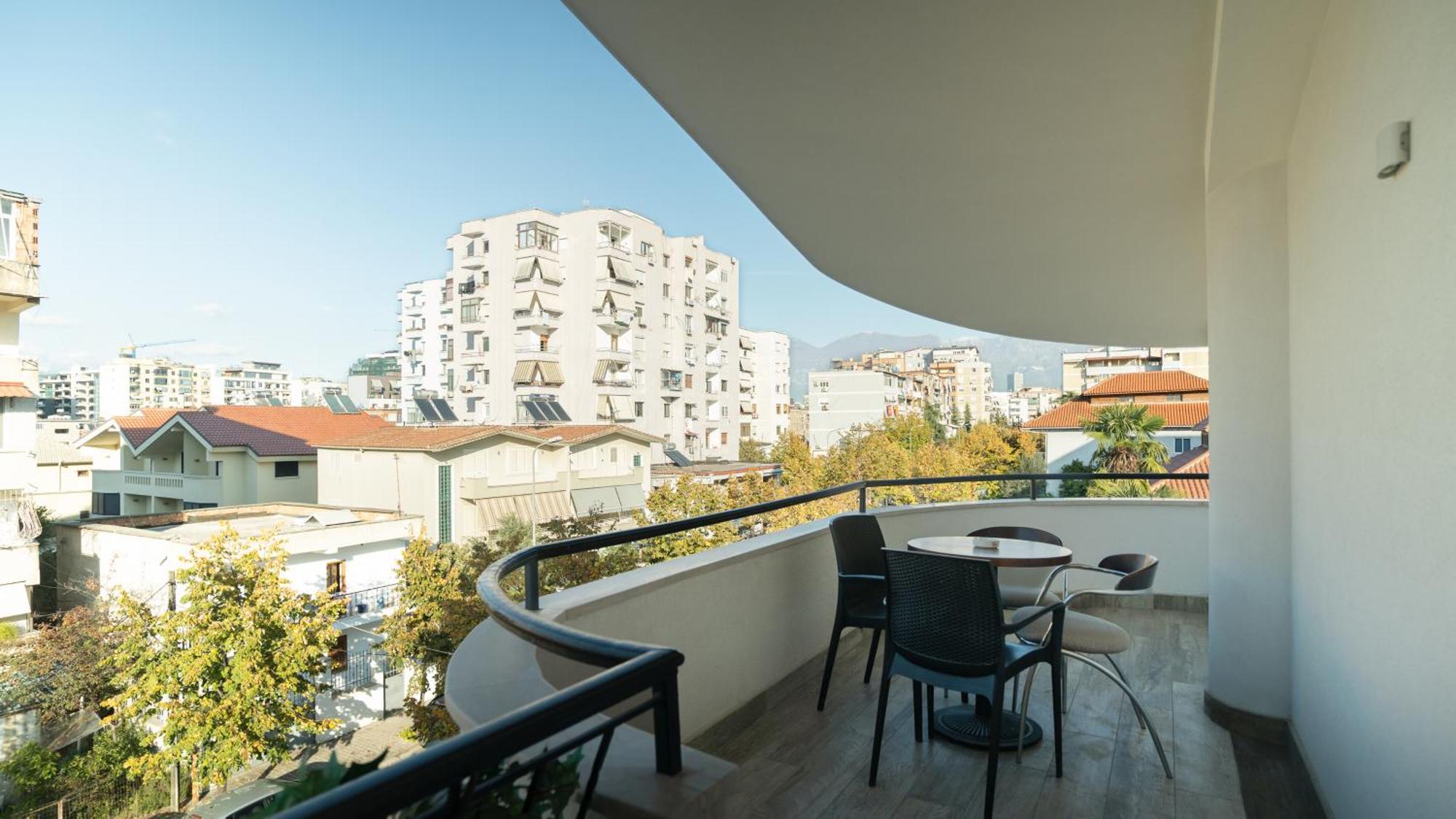 F&M Hotel 2 Tirana Zewnętrze zdjęcie