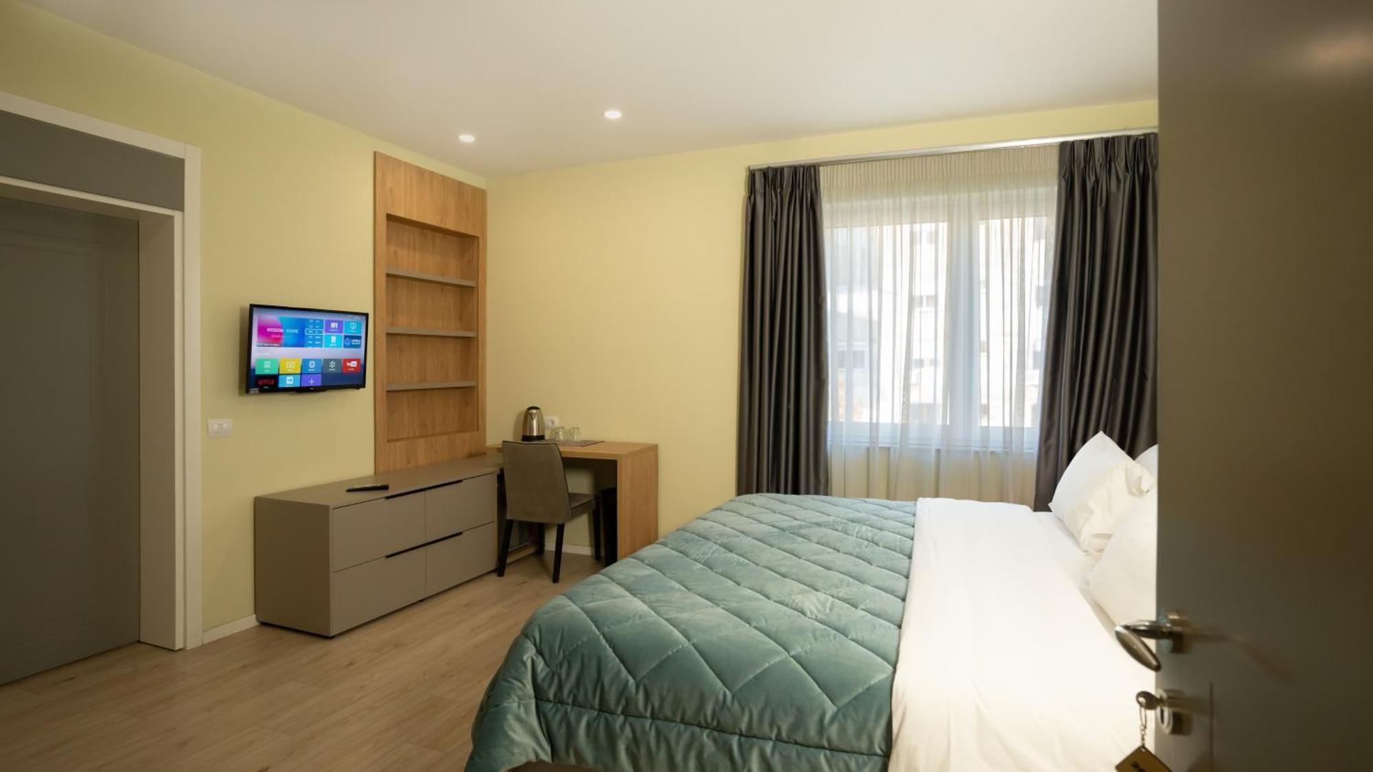 F&M Hotel 2 Tirana Zewnętrze zdjęcie