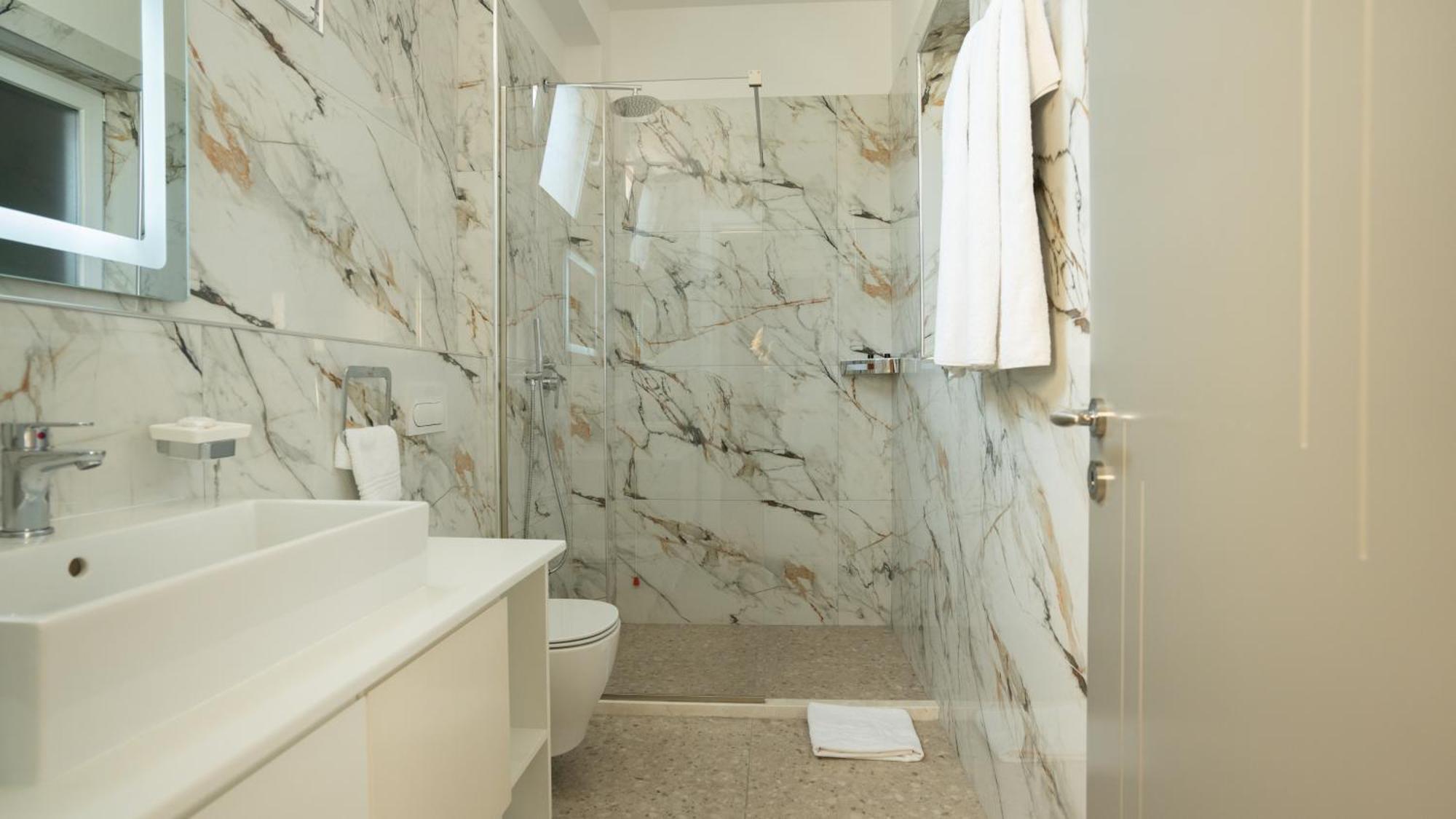 F&M Hotel 2 Tirana Zewnętrze zdjęcie