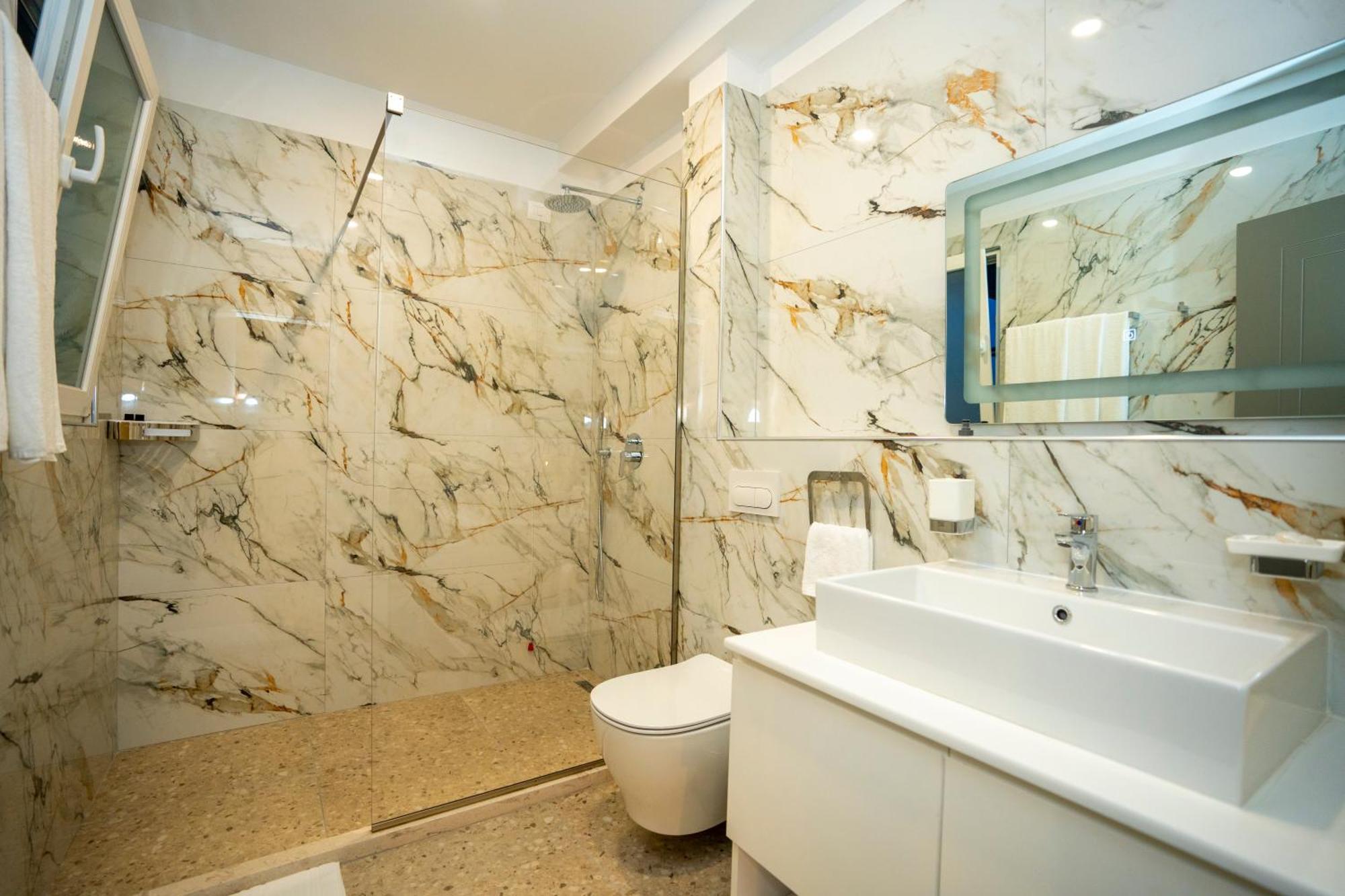 F&M Hotel 2 Tirana Zewnętrze zdjęcie